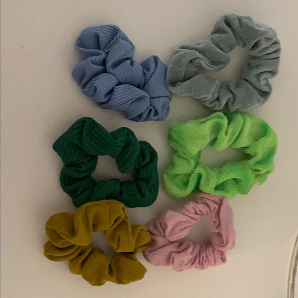 HAIR TIE BUNDLE!